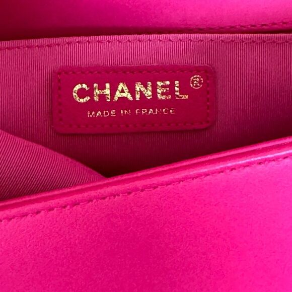 100% authentic CHANEL old medium boy bag pink lambskin gold hardware - Picture 7 of 10